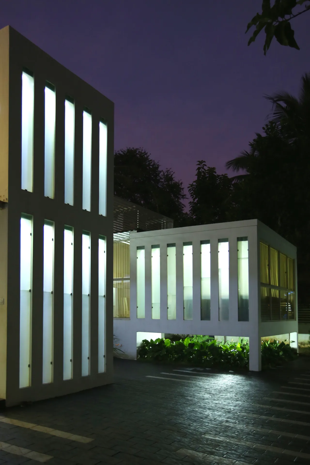 Box House view 5